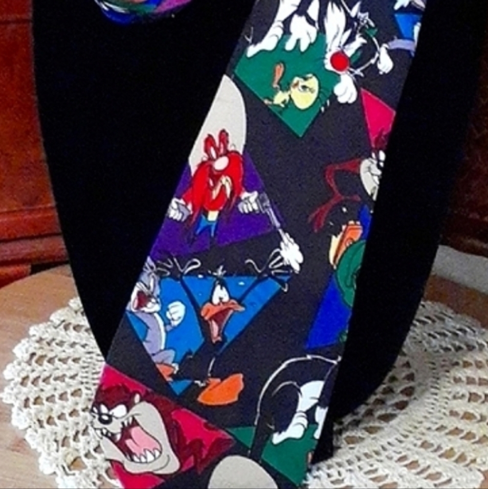 🍁3/$25 👉*VTG* 1993 LOONEY TUNES HUMOROUS MEN'S TIE ~WARNER BROS -BUGS DAFFY